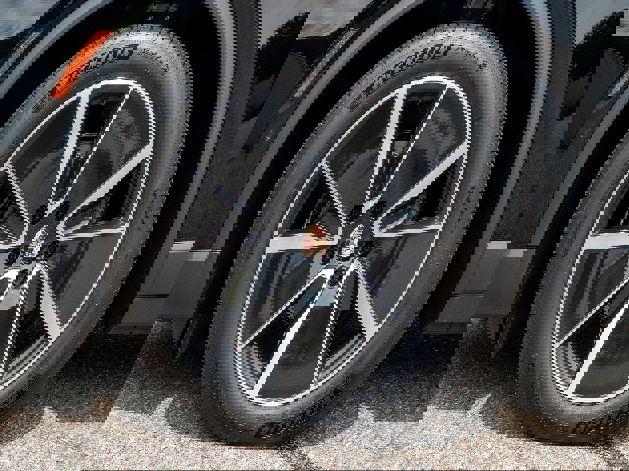 New 2025 Porsche Macan 4 Electric image 11