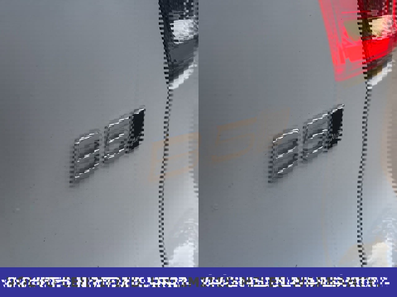 Certified 2025 Volvo XC40 B5 Core image 9
