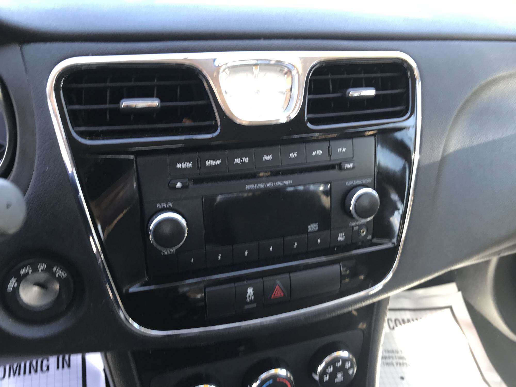 Used 2014 Chrysler 200 LX FWD image 15