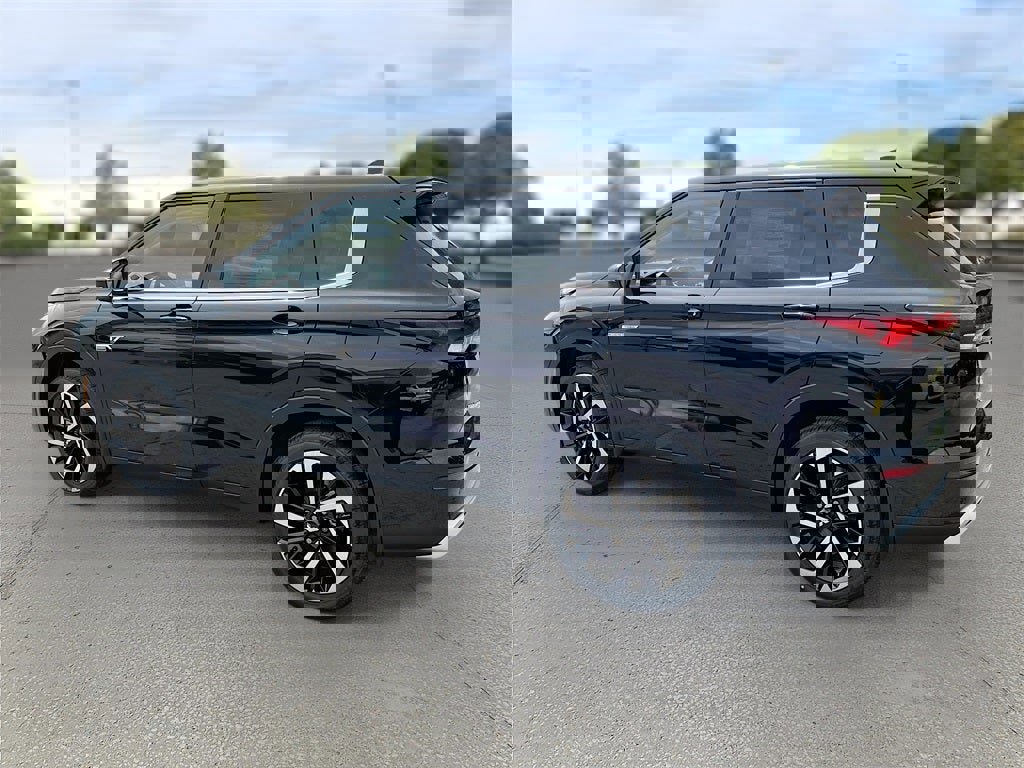 New 2025 Mitsubishi Outlander SE image 5