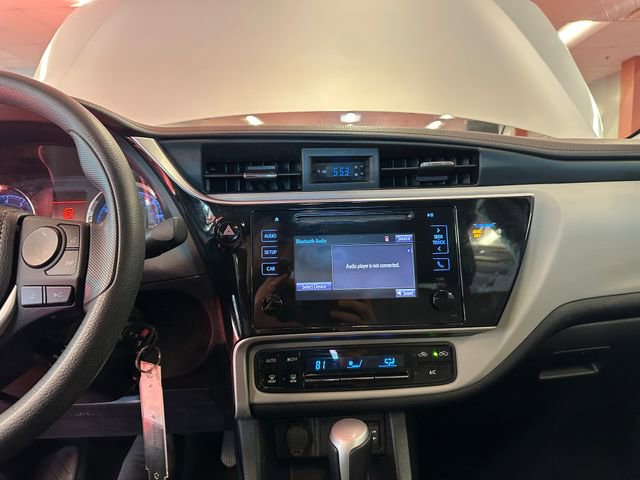 Used 2018 Toyota Corolla LE image 24