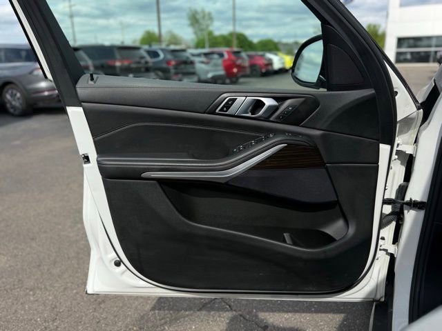 Used 2021 BMW X5 xDrive40i AWD/4WD image 11