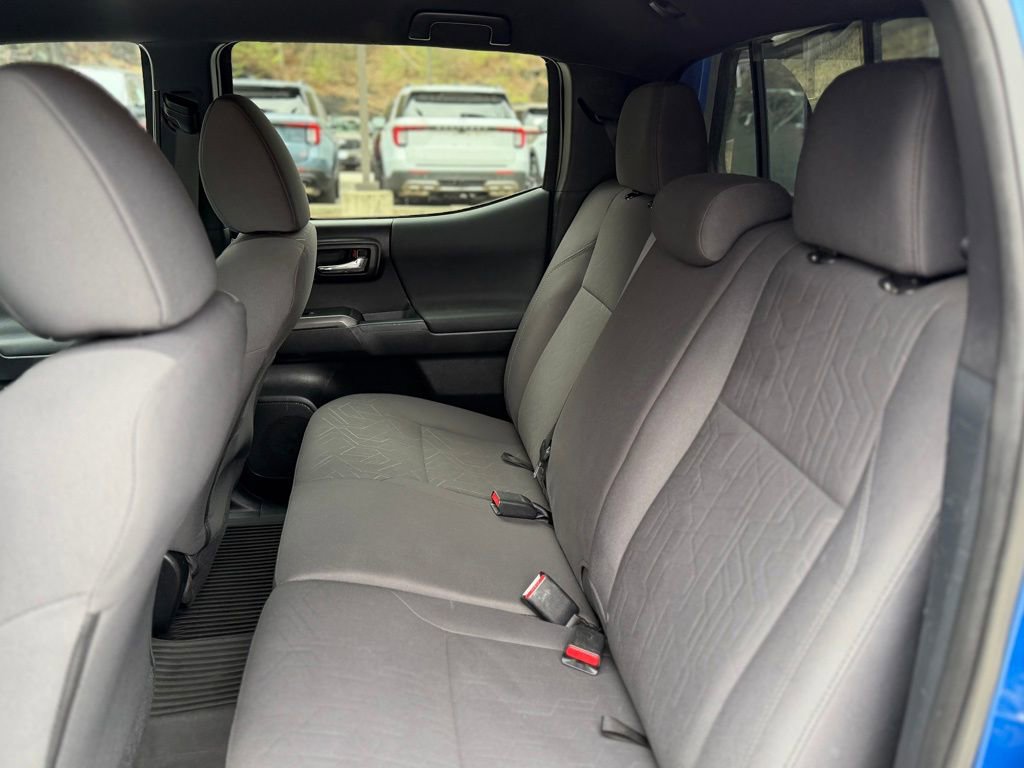 Used 2017 Toyota Tacoma TRD Off-Road w/ Tow Package image 5