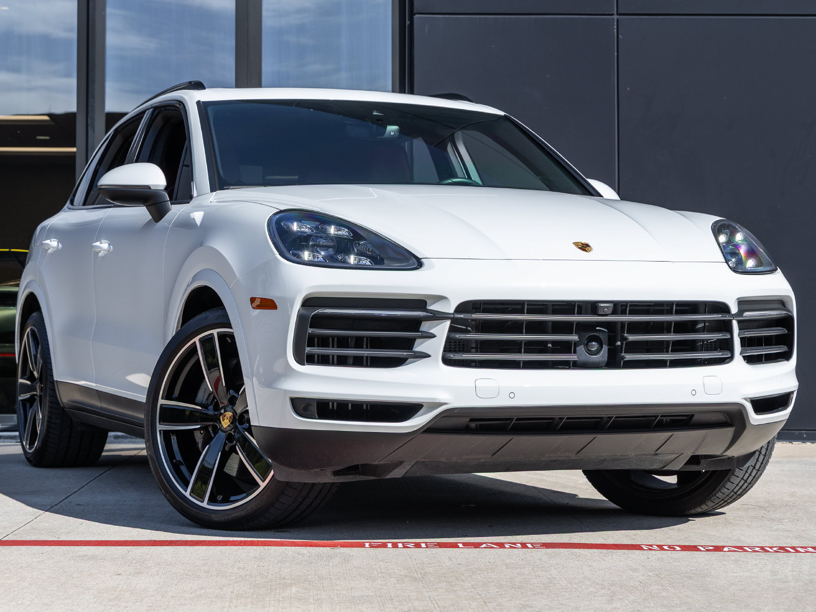 Certified 2023 Porsche Cayenne S Platinum AWD/4WD image 6