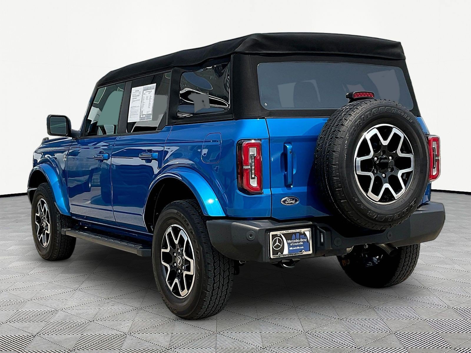 Used 2024 Ford Bronco Outer Banks AWD/4WD image 4
