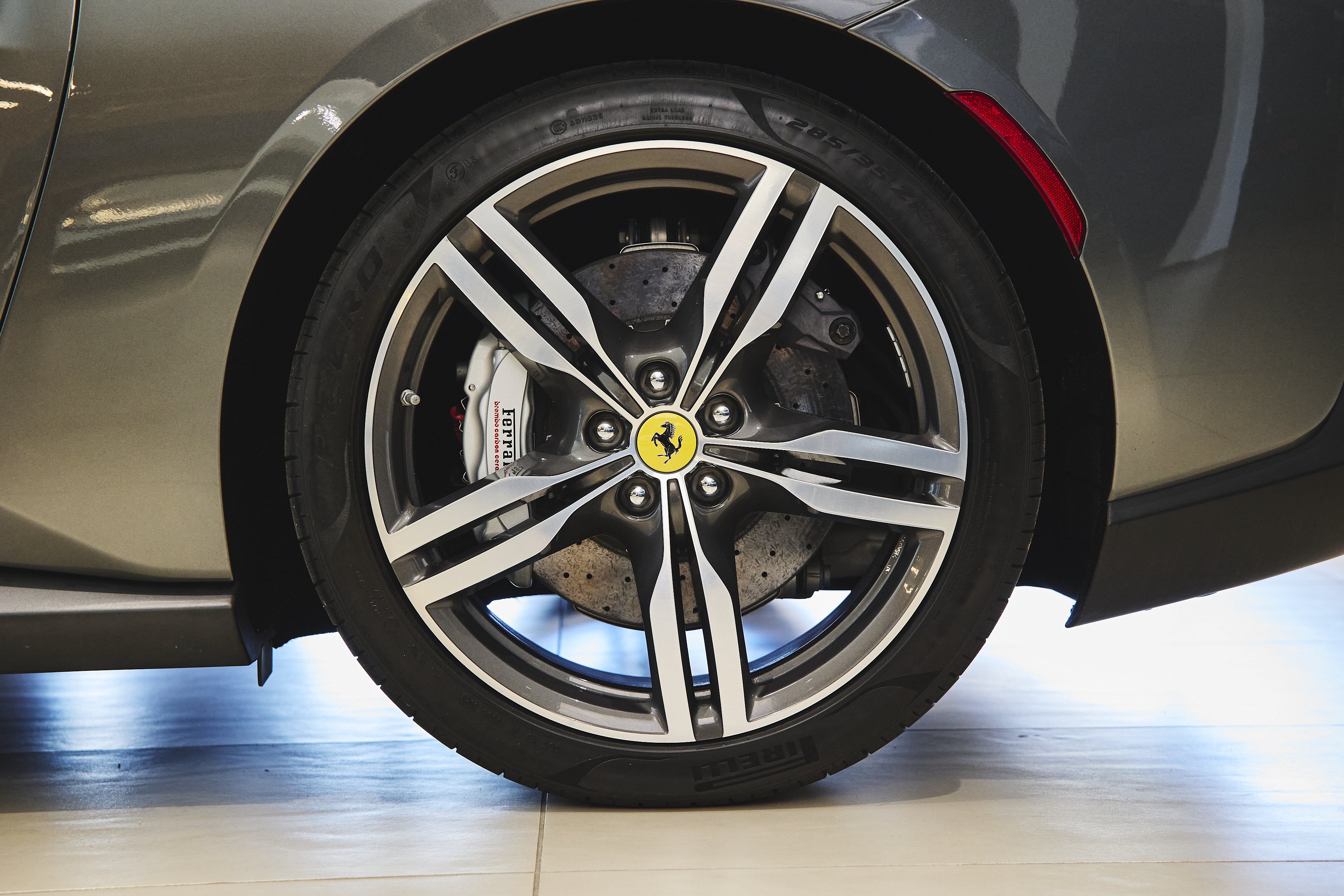 Used 2019 Ferrari Portofino RWD image 52