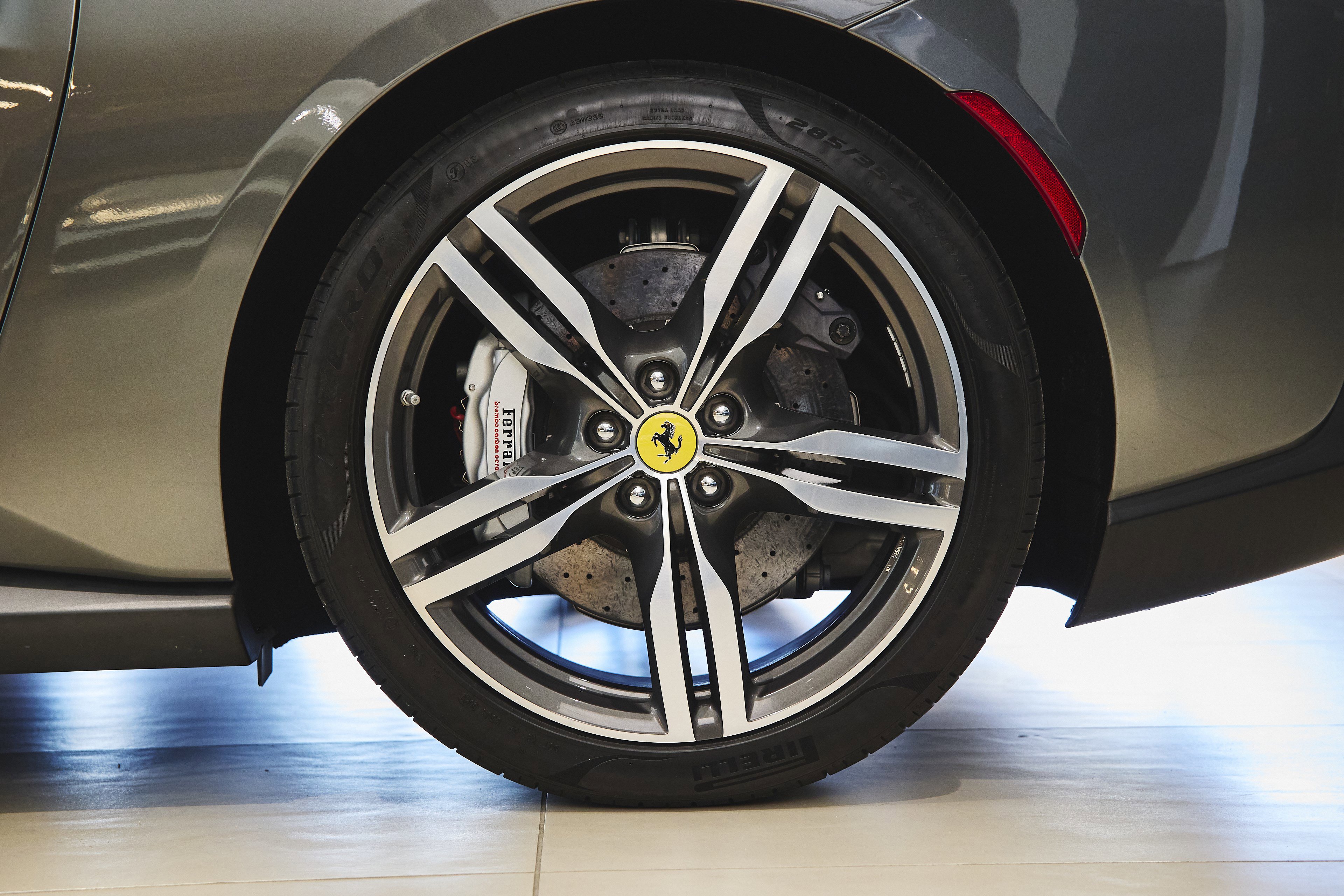 Used 2019 Ferrari Portofino RWD image 52