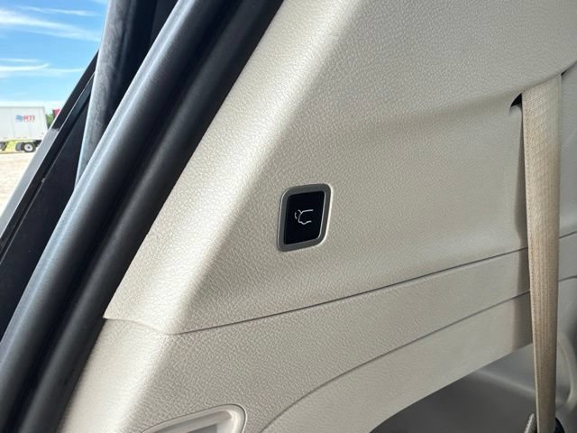 Used 2024 Chrysler Pacifica Touring-L FWD image 20