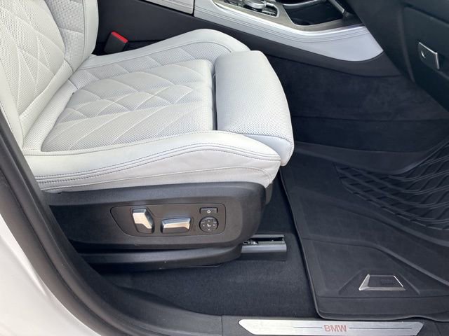 Used 2025 BMW X5 sDrive40i w/ Premium Package RWD image 11