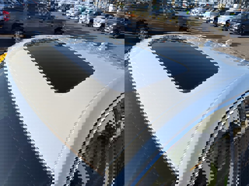 Used 2019 Honda Accord Touring image 11