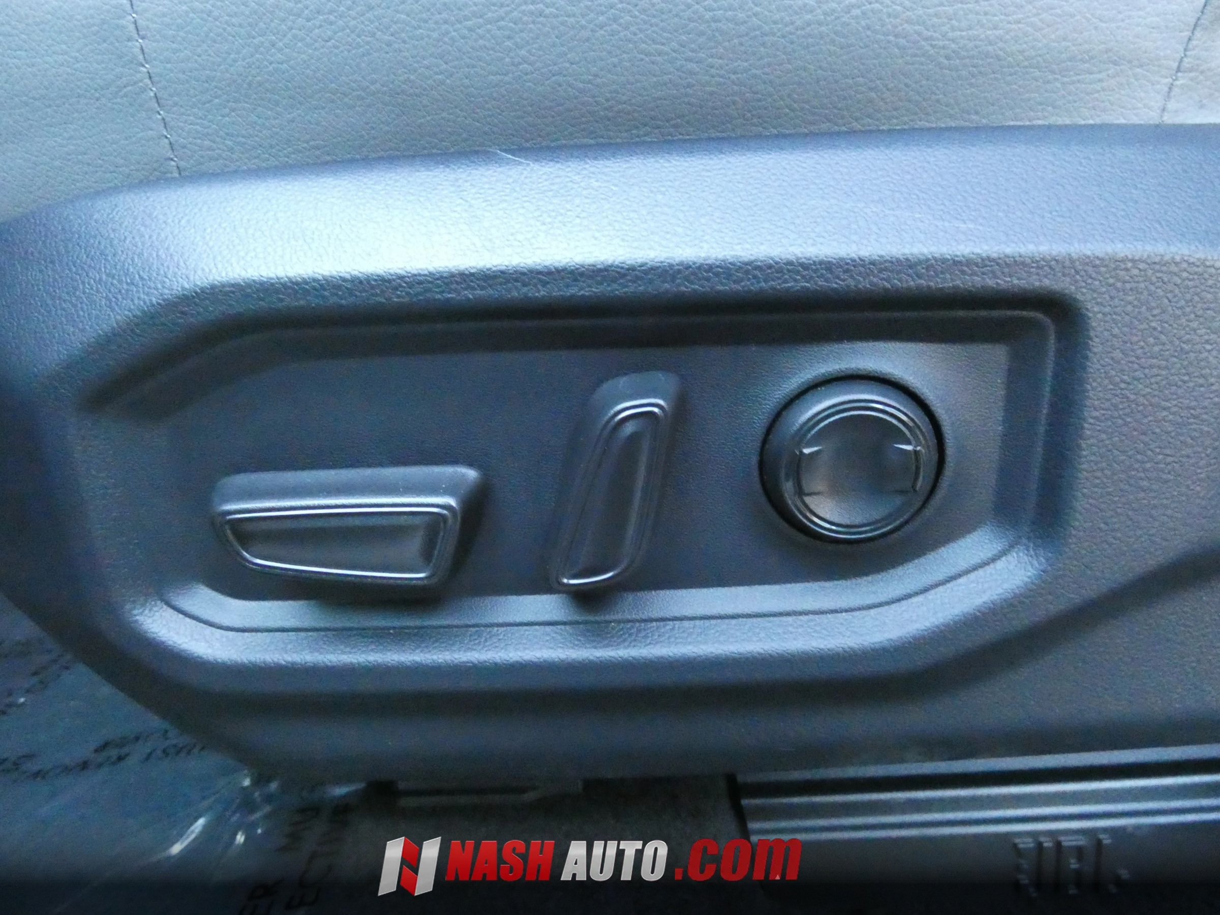 Used 2026 Toyota Tundra Limited AWD/4WD image 54