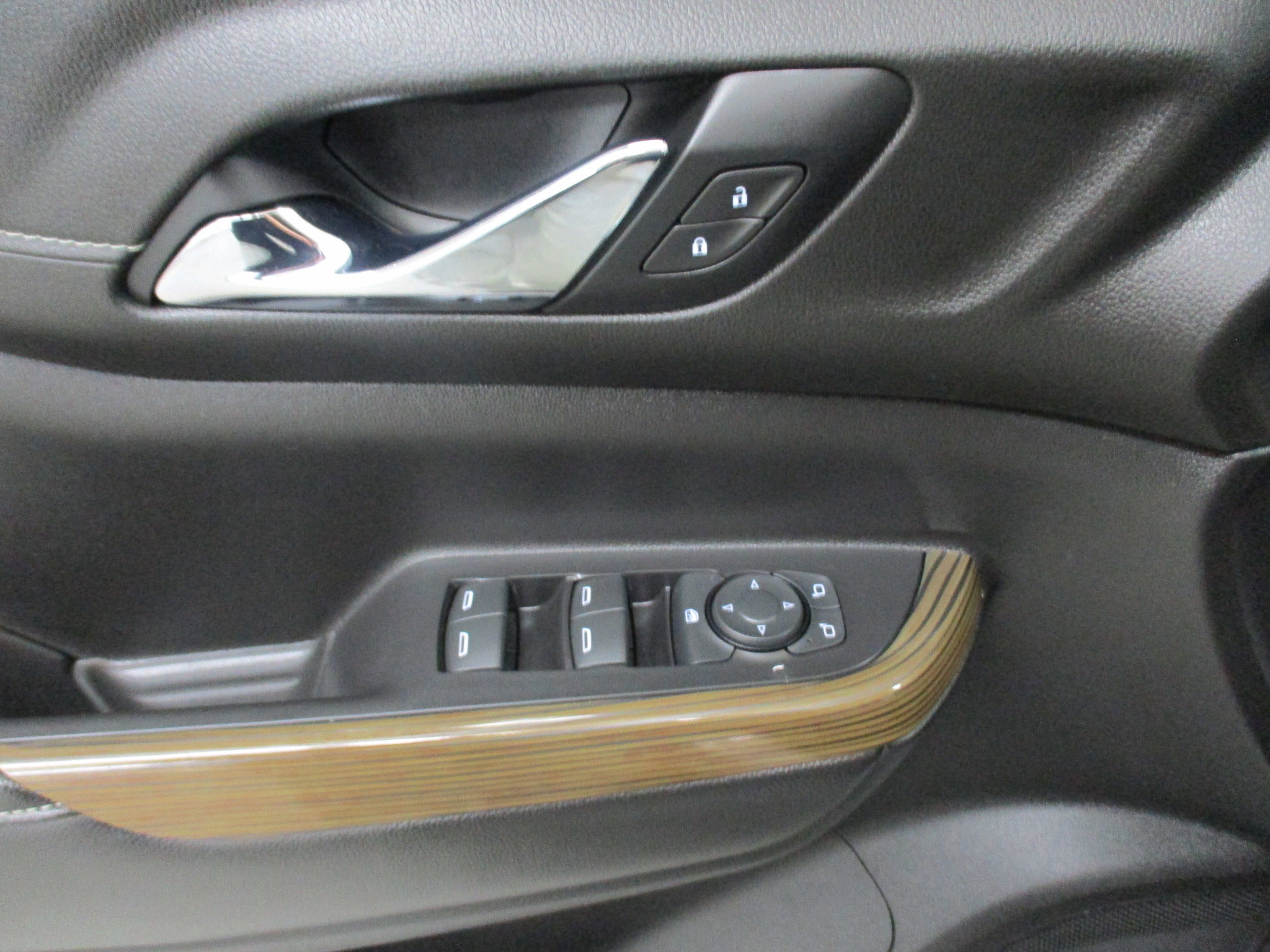 Used 2019 GMC Acadia SLE image 11