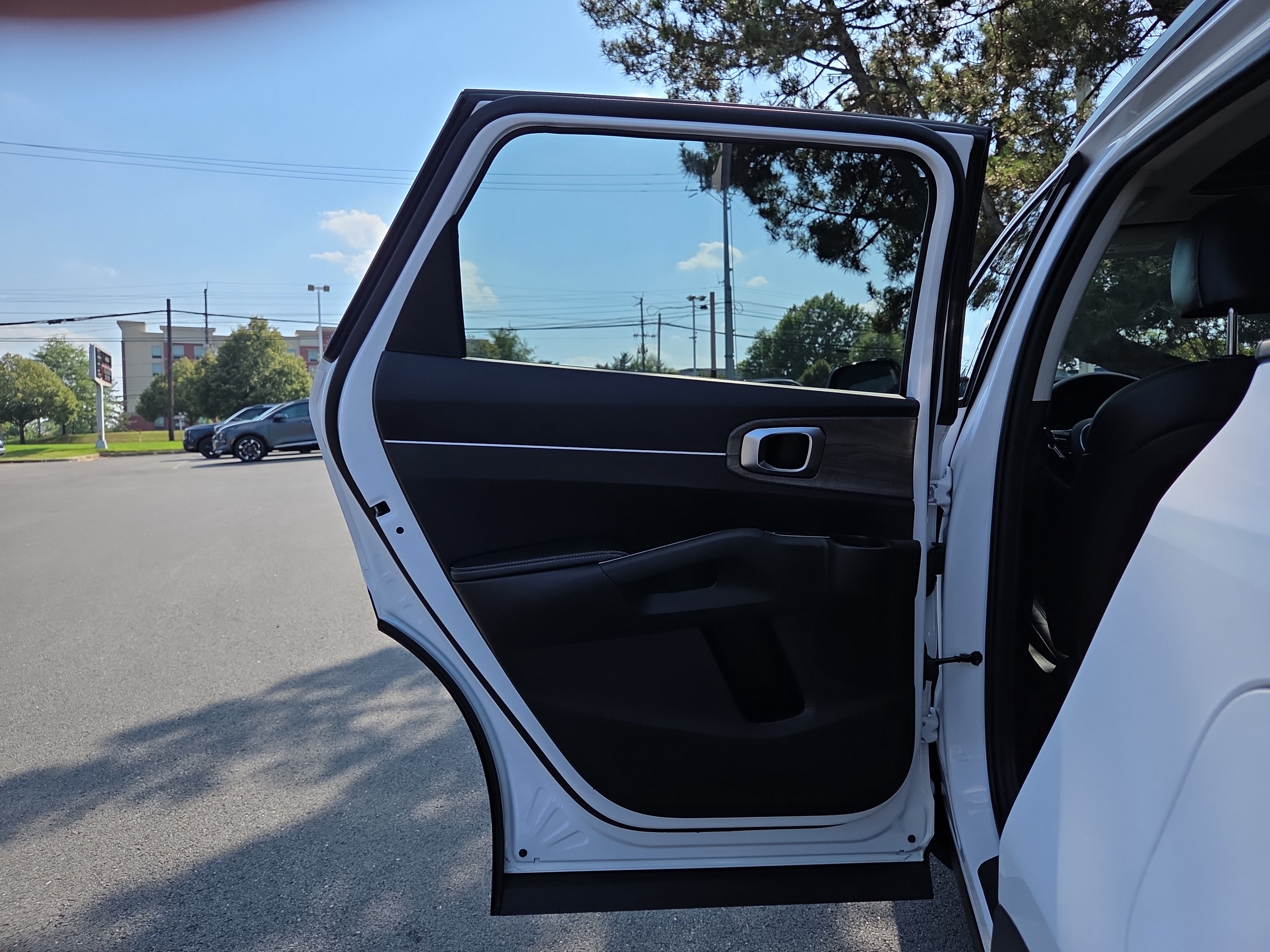 Certified 2021 Kia Sorento EX w/ EX AWD X-Line Package image 29