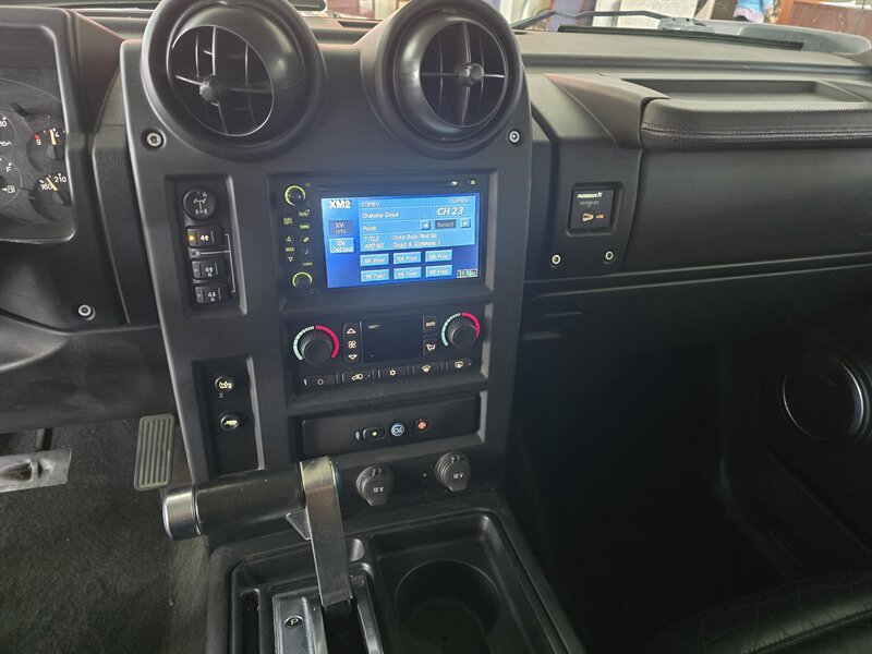 Used 2005 HUMMER H2 w/ Preferred Equipment Group AWD/4WD image 21