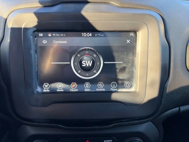 Used 2019 Jeep Renegade Latitude w/ Cold Weather Group image 21