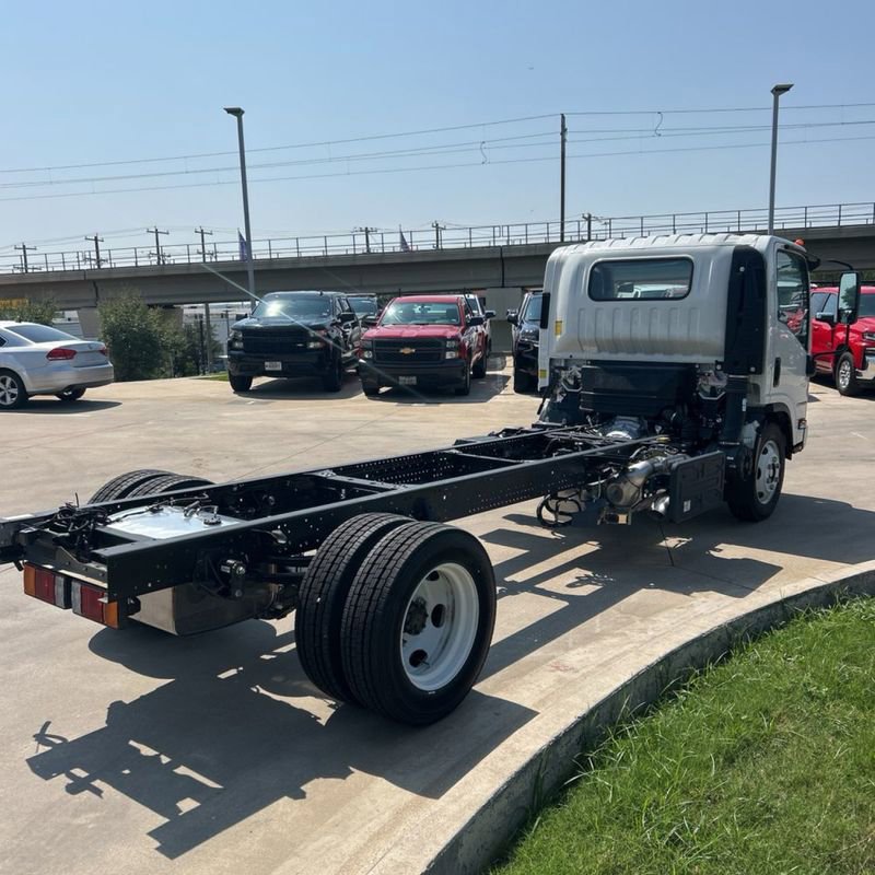 Used 2024 Chevrolet Low Cab Forward 5500XD image 5