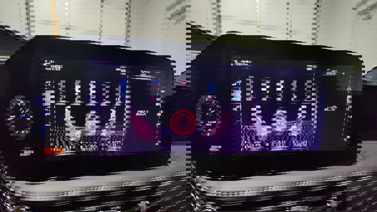 Used 2022 Lexus LS 500 F Sport w/ Accessory Package (Z1) image 38