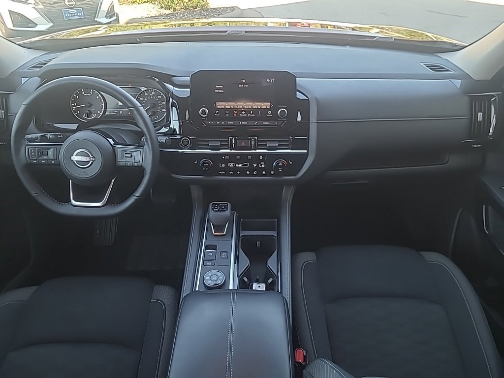 Used 2023 Nissan Pathfinder SV AWD/4WD image 13