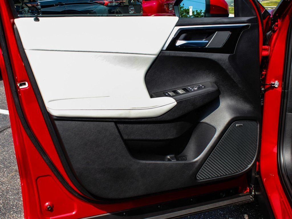 Used 2025 Mitsubishi Outlander SE AWD/4WD image 8