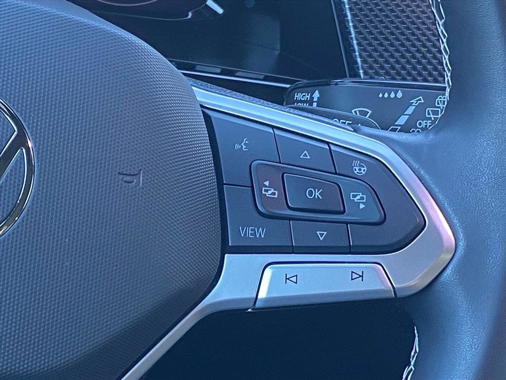 Certified 2025 Volkswagen Atlas Cross Sport SEL image 7