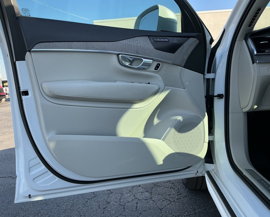 Used 2023 Volvo XC90 B6 Ultimate w/ Protection Package Premier image 46