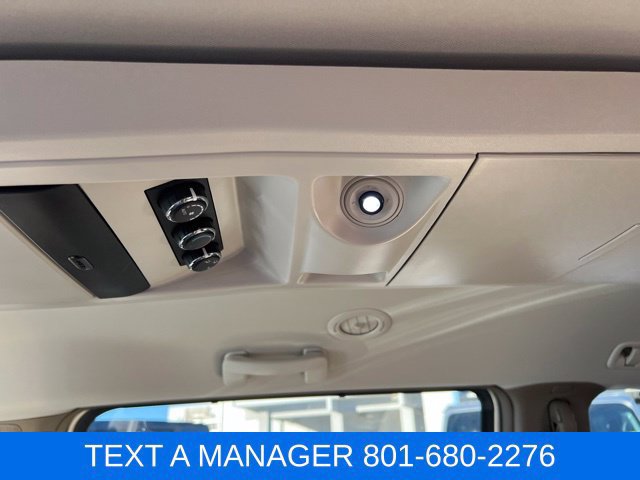 Used 2014 Chrysler Town & Country Touring-L w/ Driver Convenience Group FWD image 26