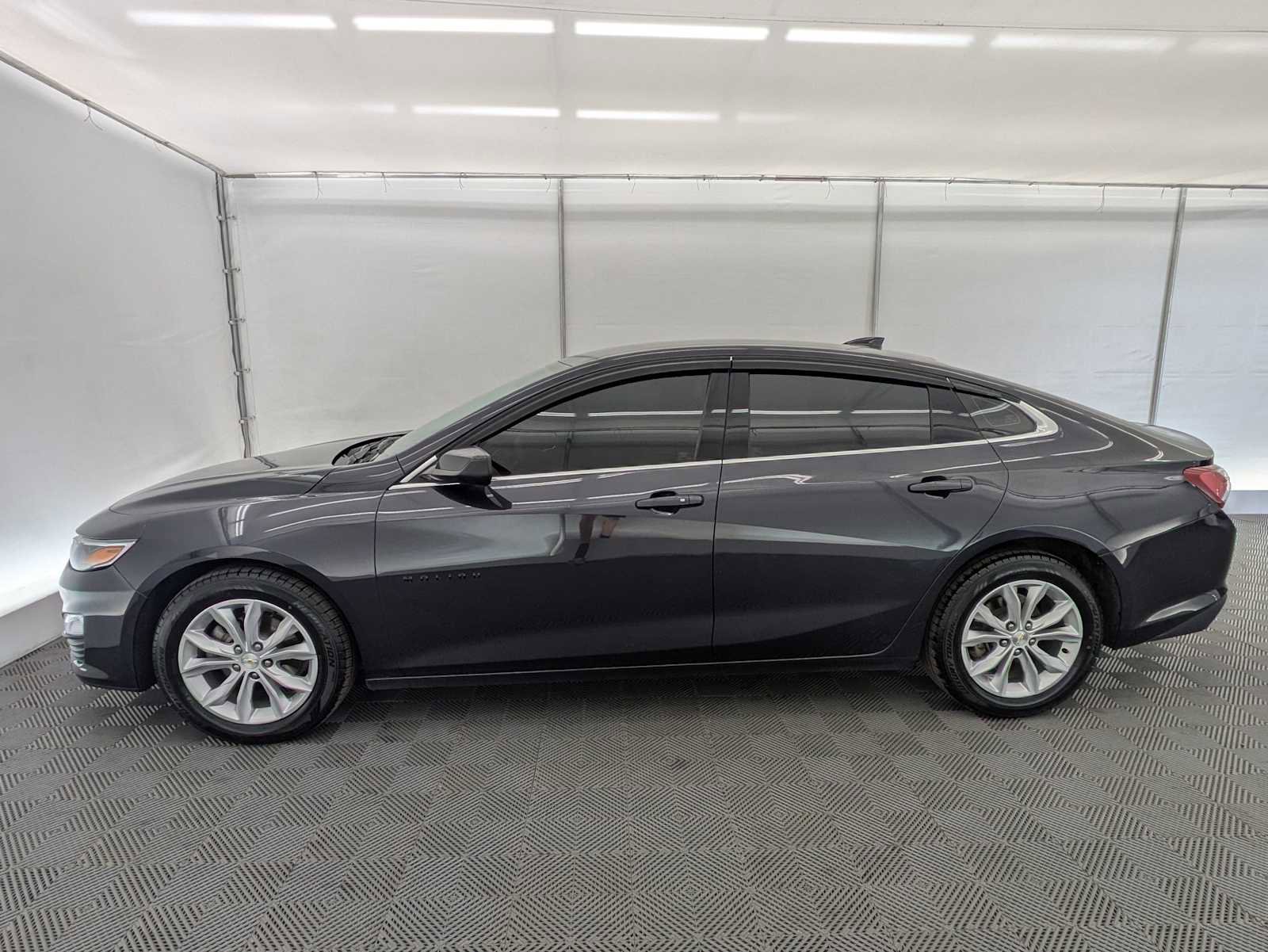 Used 2022 Chevrolet Malibu LT FWD image 3