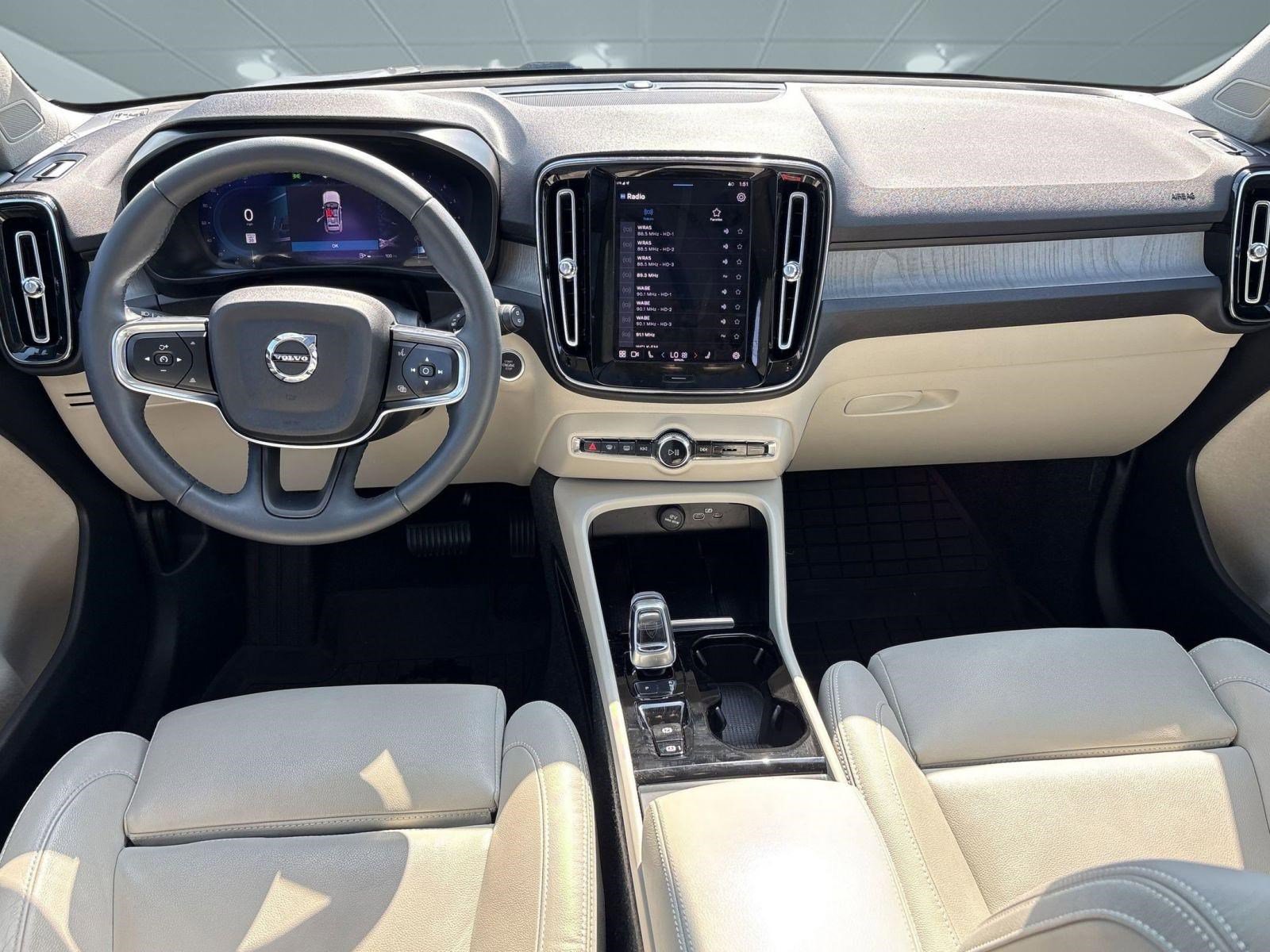 Certified 2024 Volvo XC40 B5 Plus w/ Protection Package Premier image 31