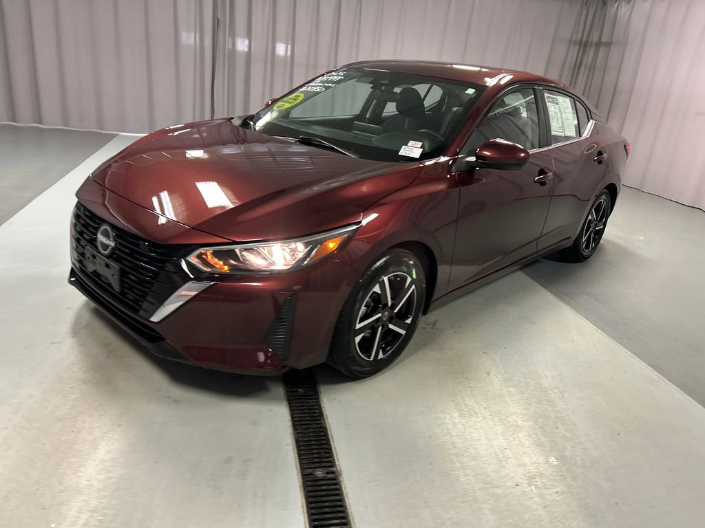Used 2025 Nissan Sentra SV image 3