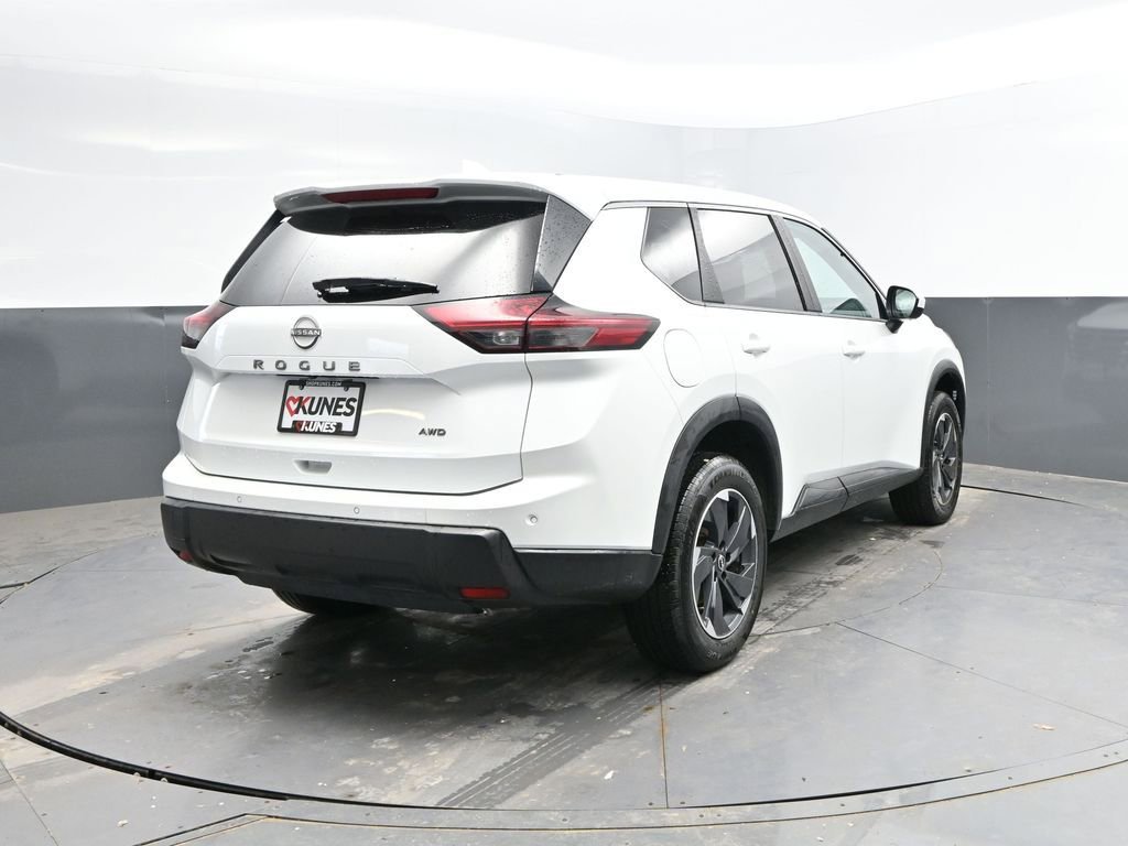 Used 2025 Nissan Rogue SV AWD/4WD image 9