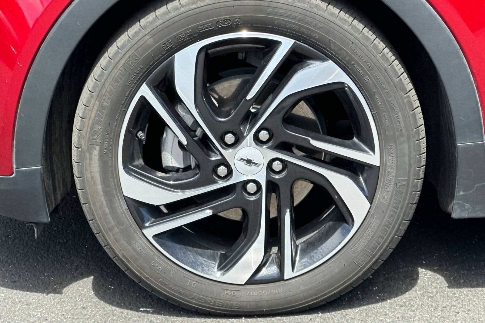 Used 2023 Chevrolet Bolt LT w/ Infotainment Package FWD image 41