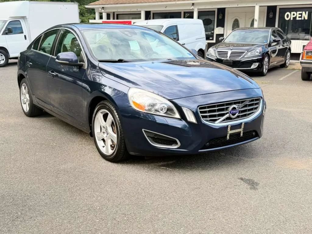 Used 2013 Volvo S60 T5 AWD/4WD image 1