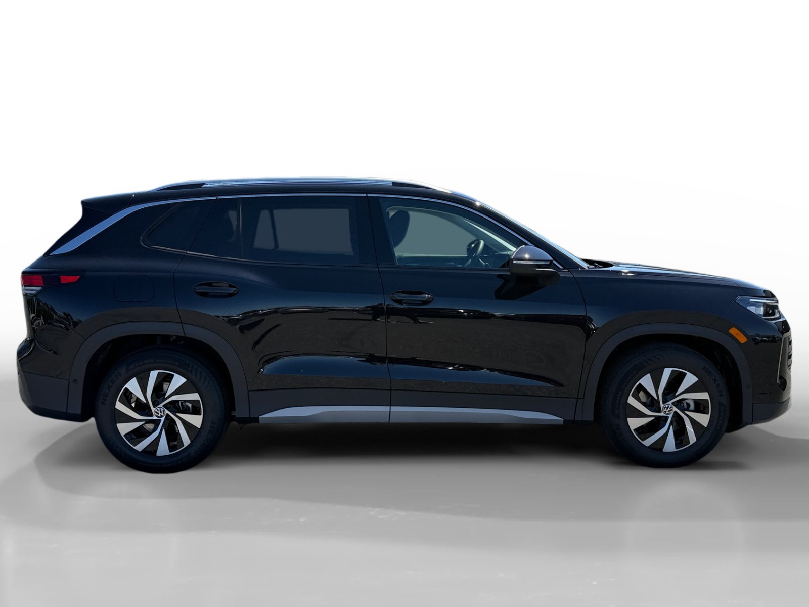 New 2026 Volkswagen Tiguan S FWD image 6