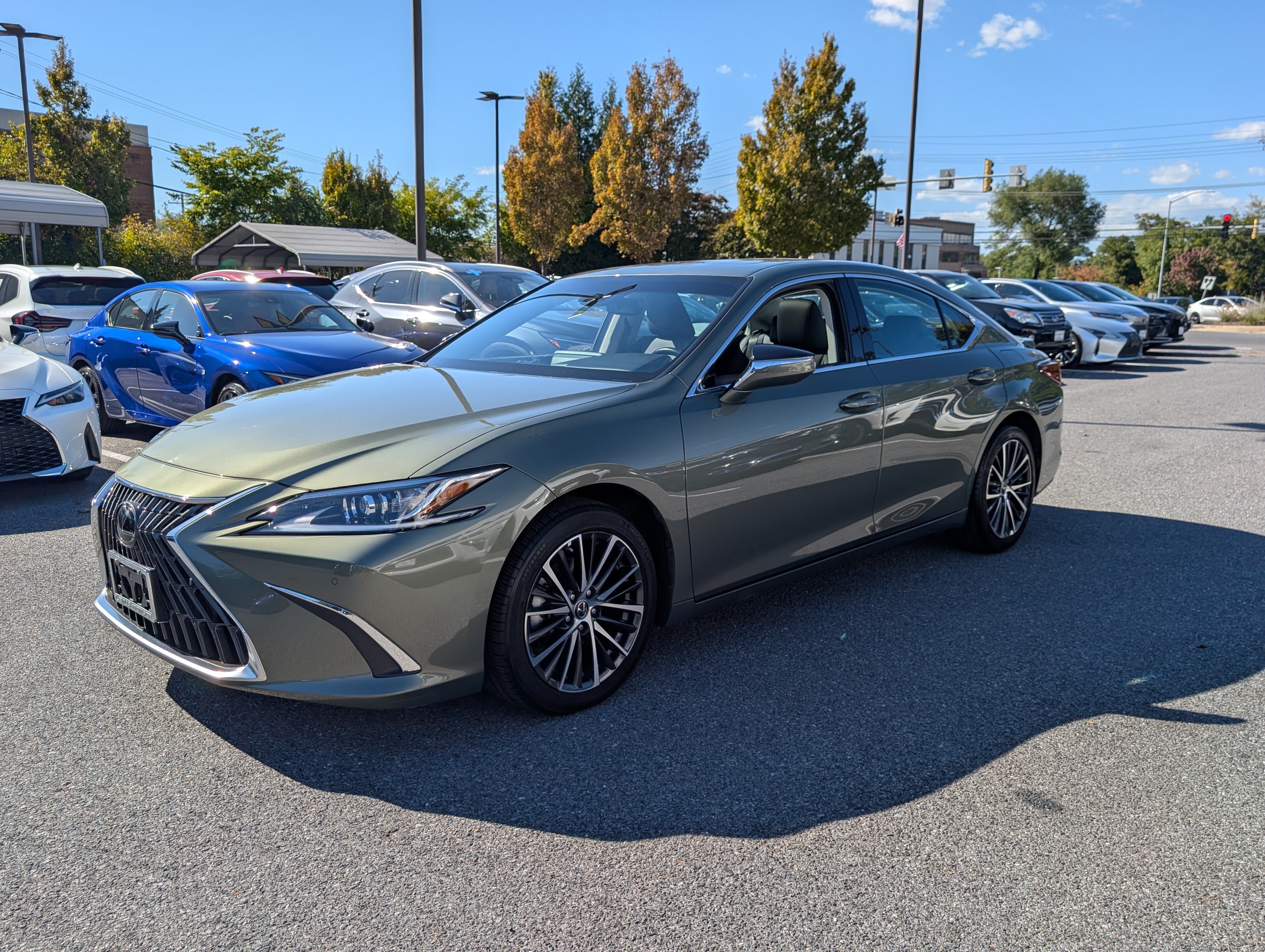 Certified 2025 Lexus ES 350 w/ Premium Package FWD image 7