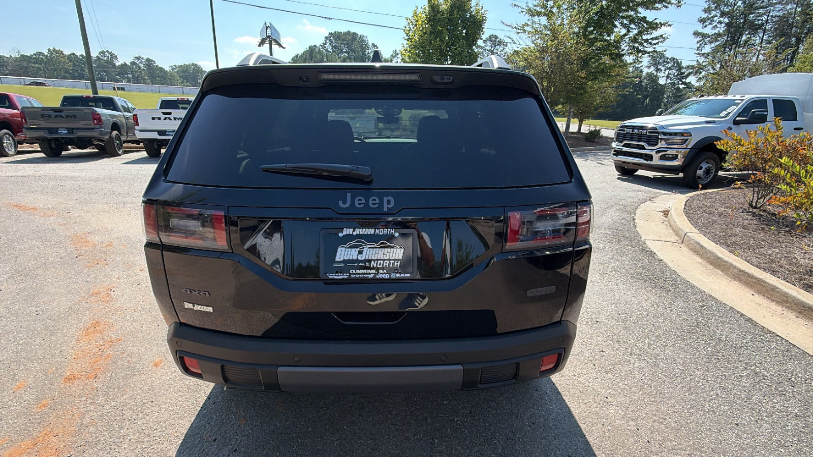 New 2026 Jeep Cherokee Overland w/ Trailer Tow Group AWD/4WD image 9