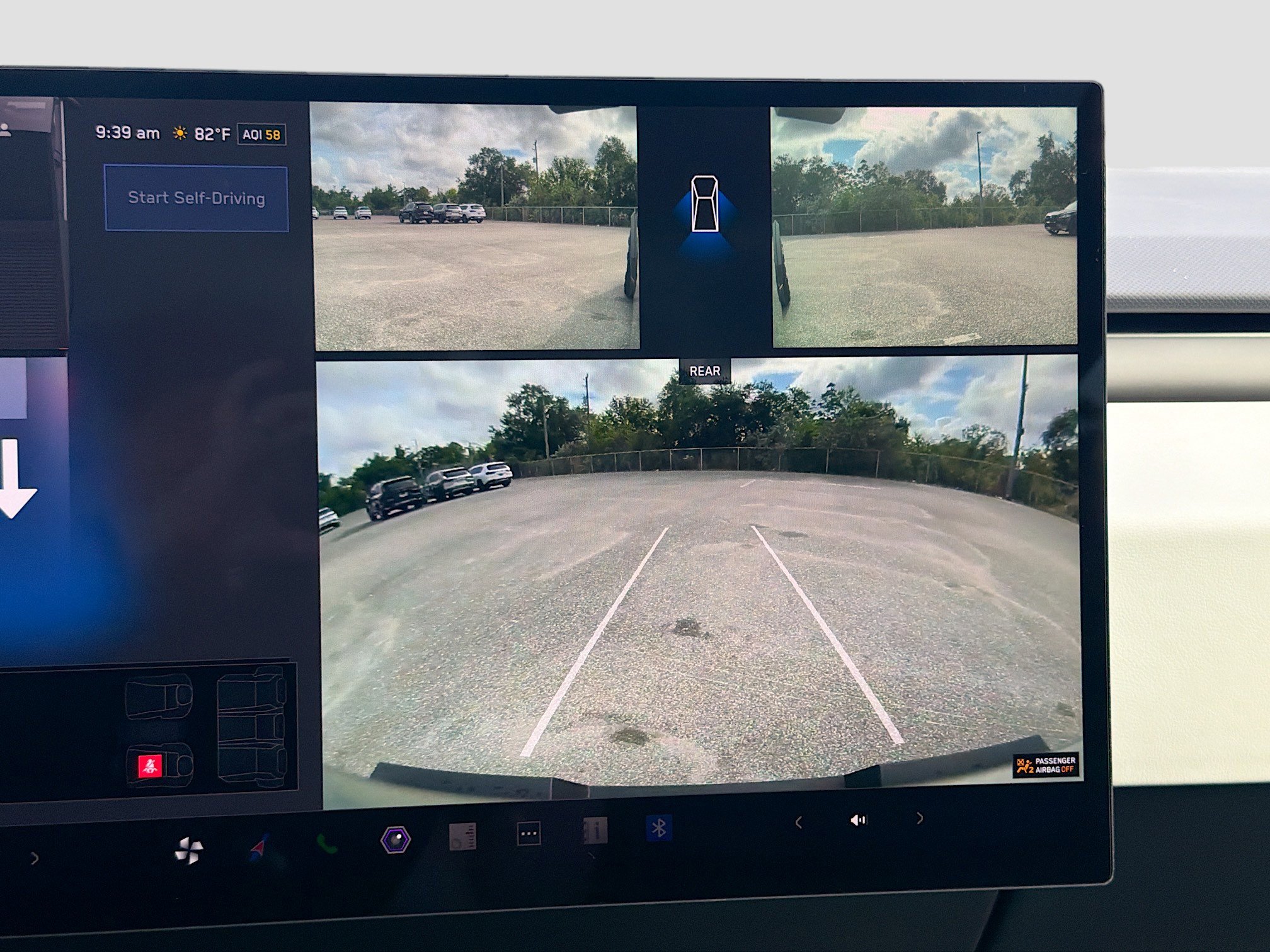 Used 2024 Tesla Cybertruck AWD Crew Cab image 33
