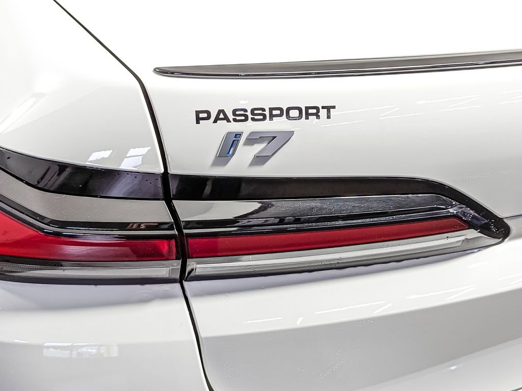 Used 2025 BMW i7 eDrive50 w/ M Sport Package image 6