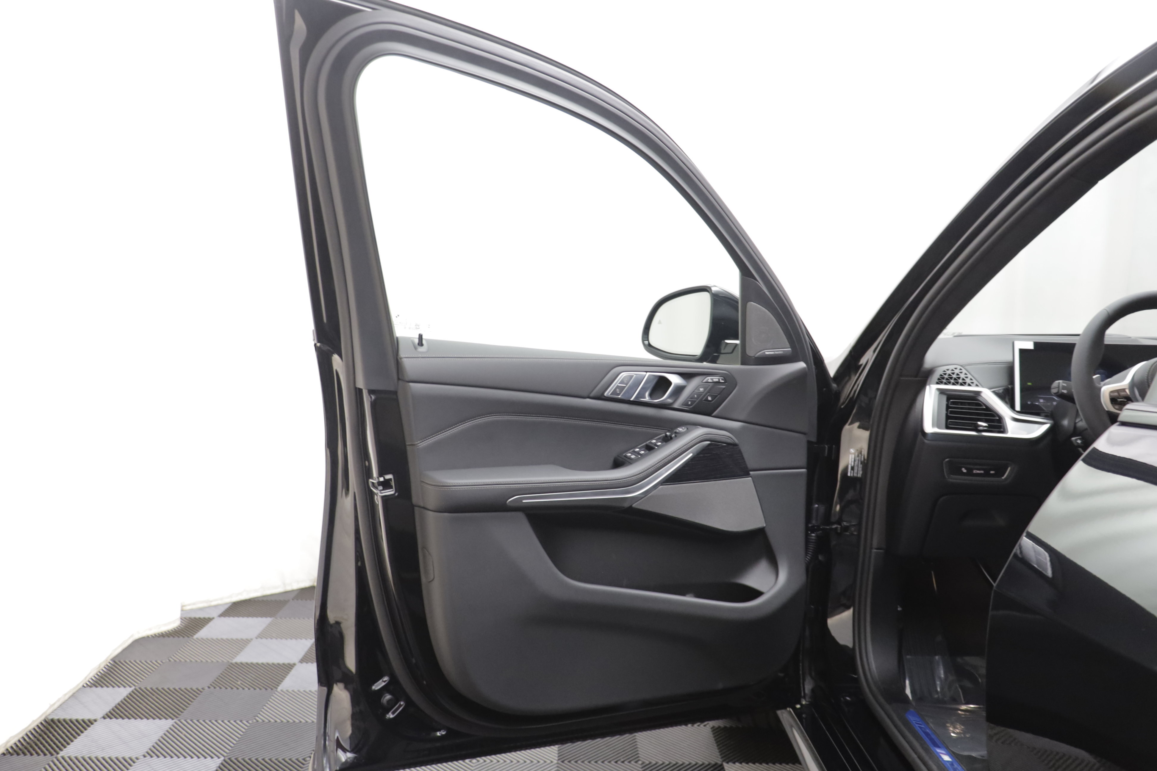 New 2027 BMW X7 xDrive40i w/ M Sport Package AWD/4WD image 5