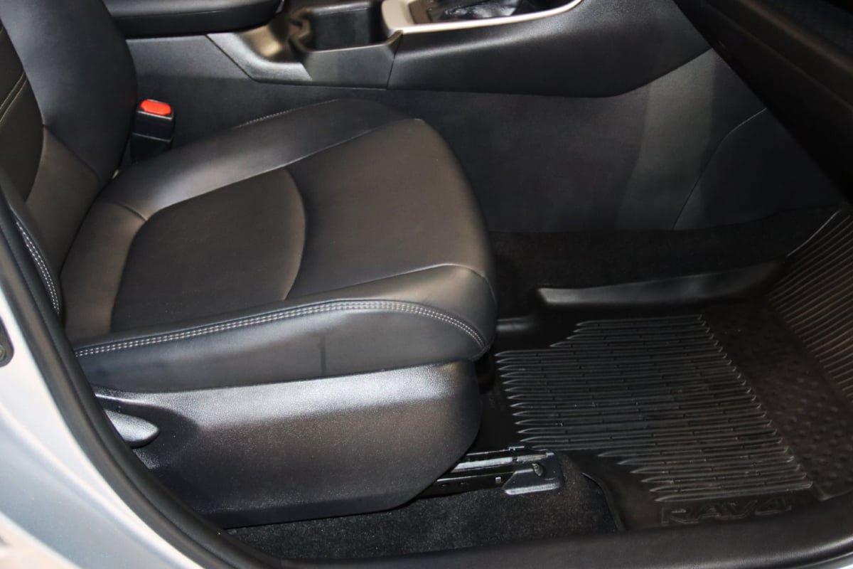 Used 2022 Toyota RAV4 XLE Premium AWD/4WD image 54