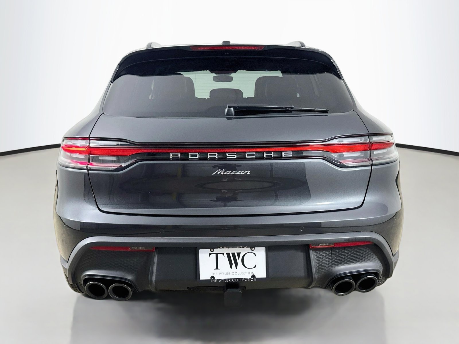 Used 2026 Porsche Macan AWD/4WD image 6