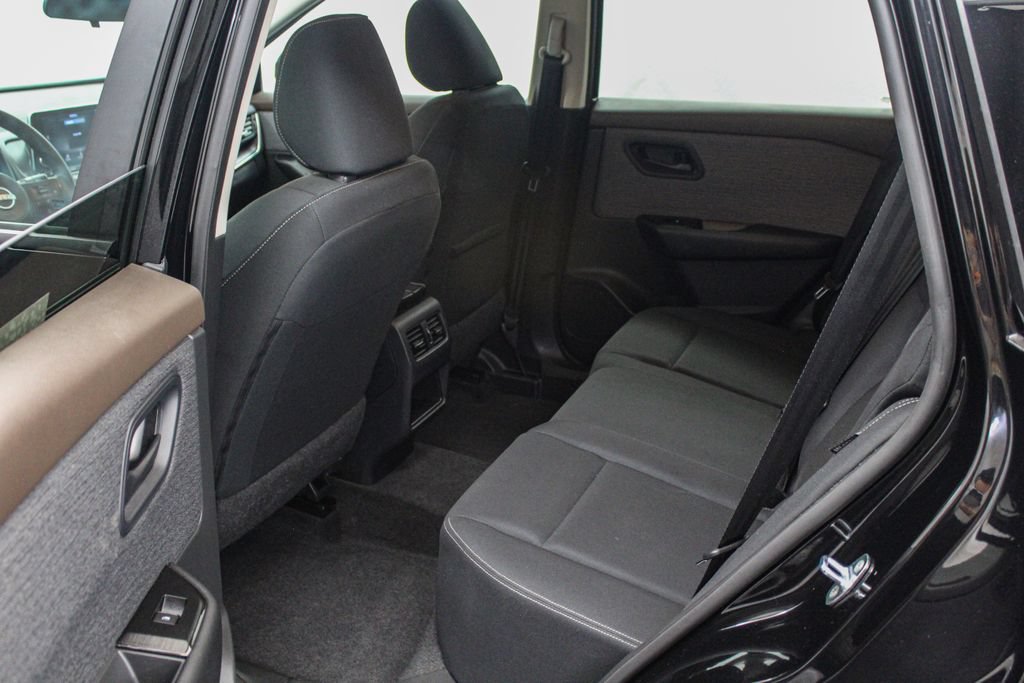 Used 2023 Nissan Rogue S AWD/4WD image 16