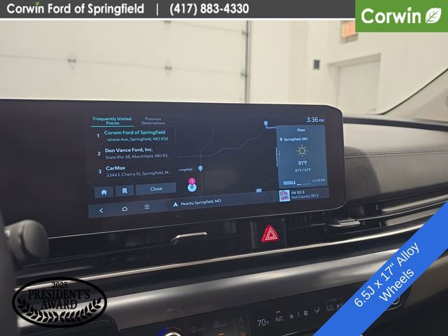 Used 2025 Kia Carnival FWD image 22