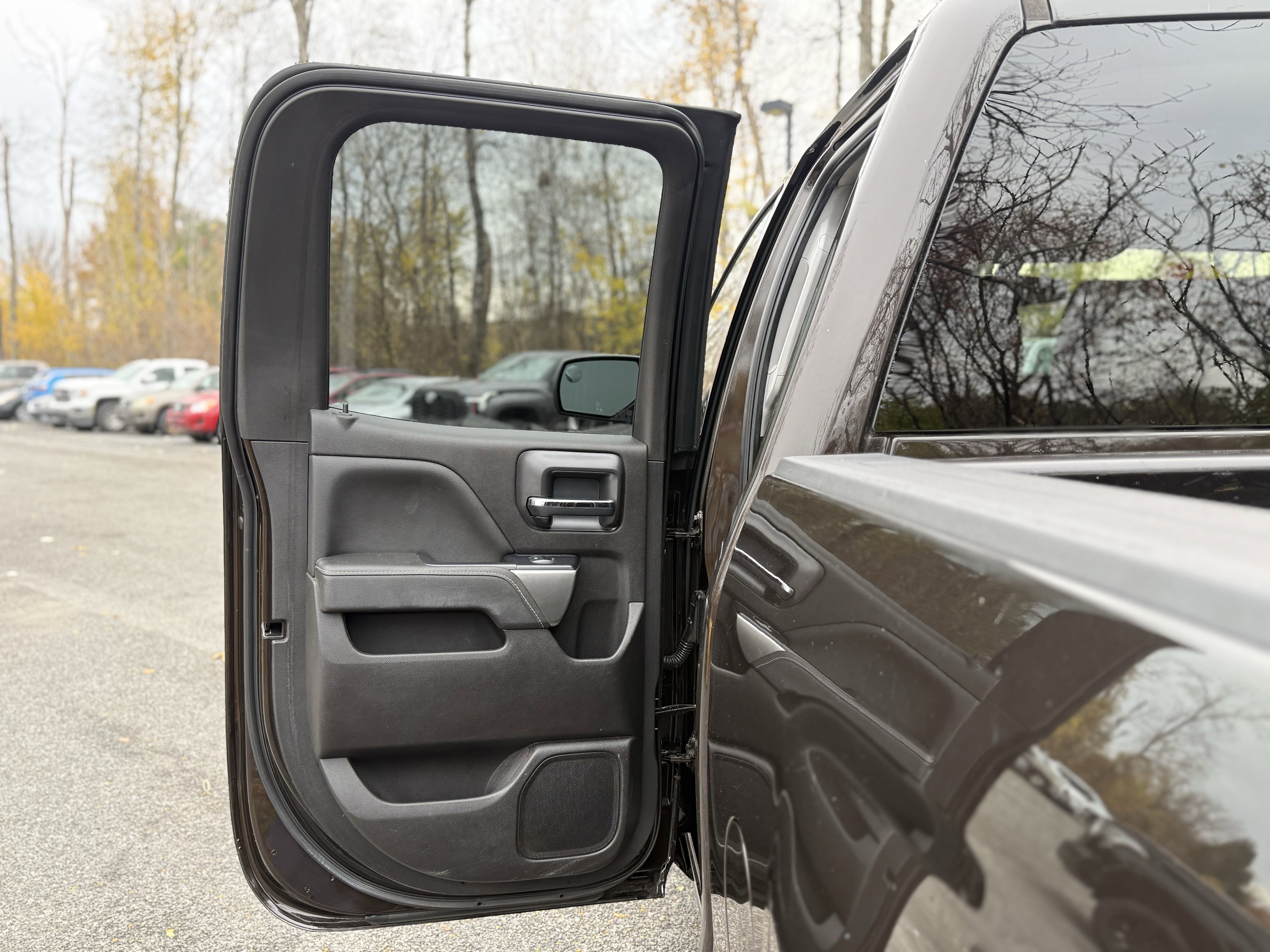 Used 2018 Chevrolet Silverado 1500 LT w/ All Star Edition image 26