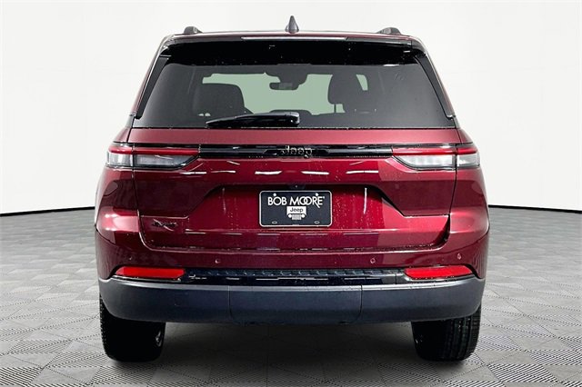 New 2025 Jeep Grand Cherokee Laredo image 5