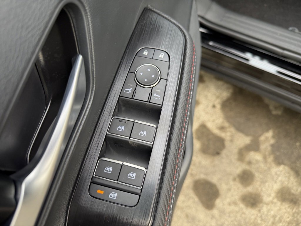 New 2026 Nissan Kicks SR w/ Cold Weather Package image 16