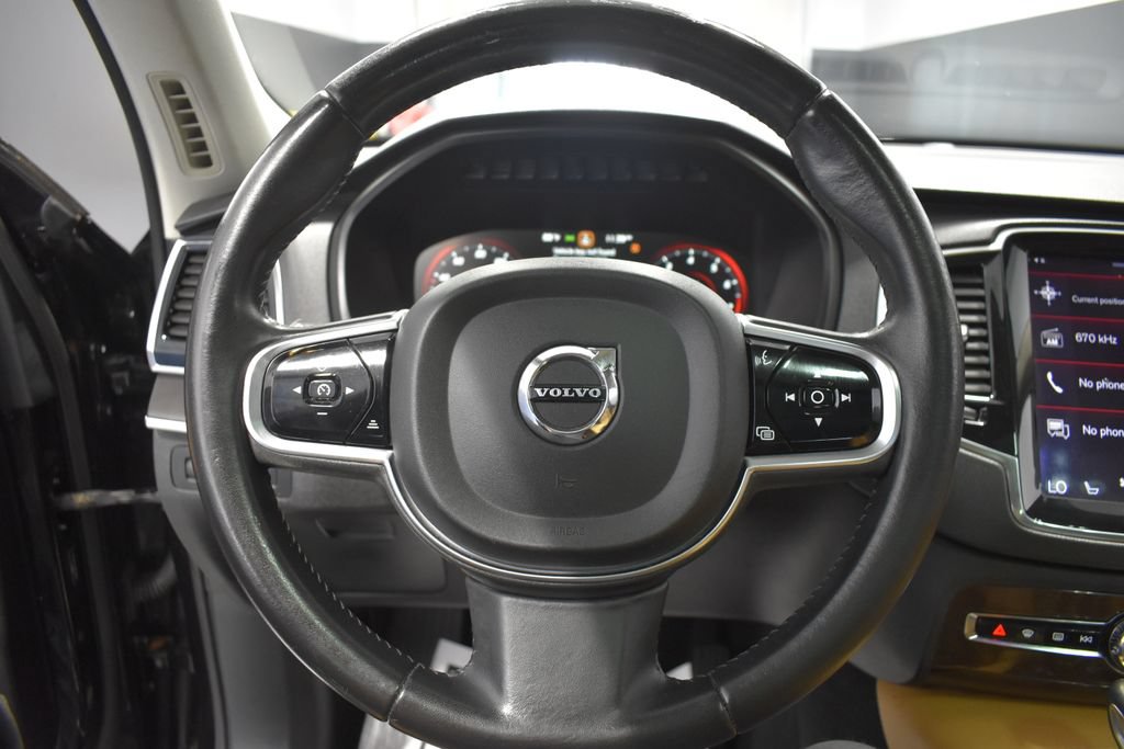 Used 2016 Volvo XC90 T6 Momentum w/ Momentum Plus Package AWD/4WD image 23