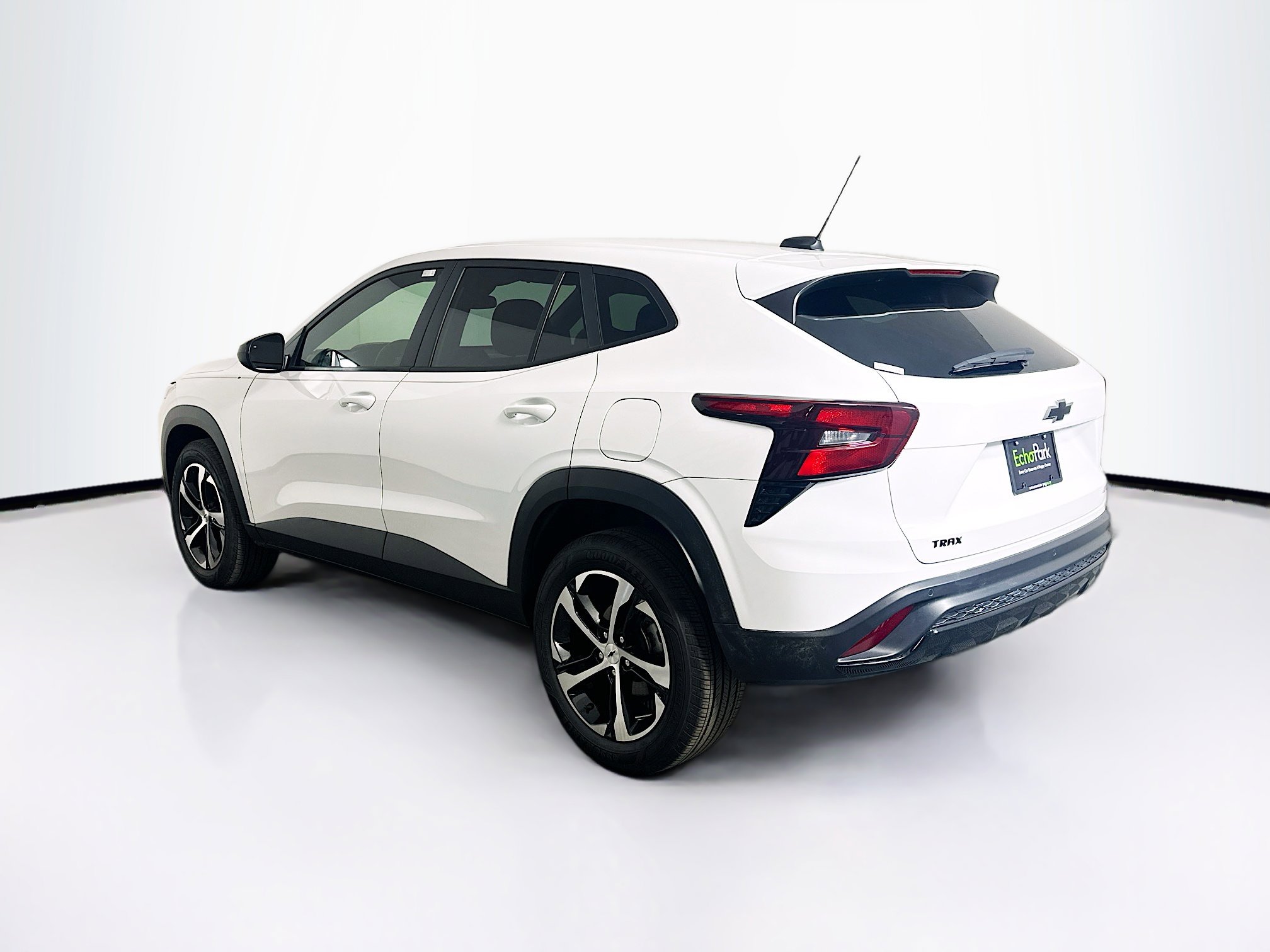 Used 2025 Chevrolet Trax RS w/ Driver Confidence Package image 5