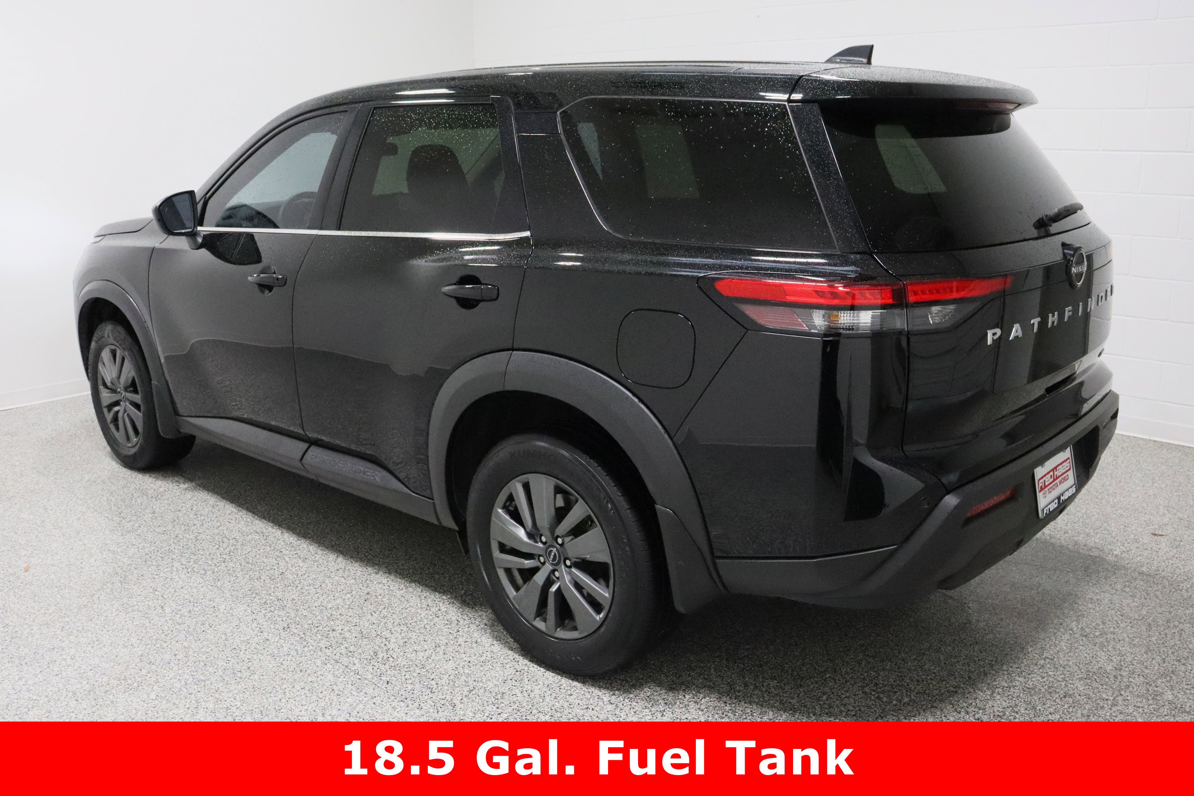 Used 2023 Nissan Pathfinder S image 9
