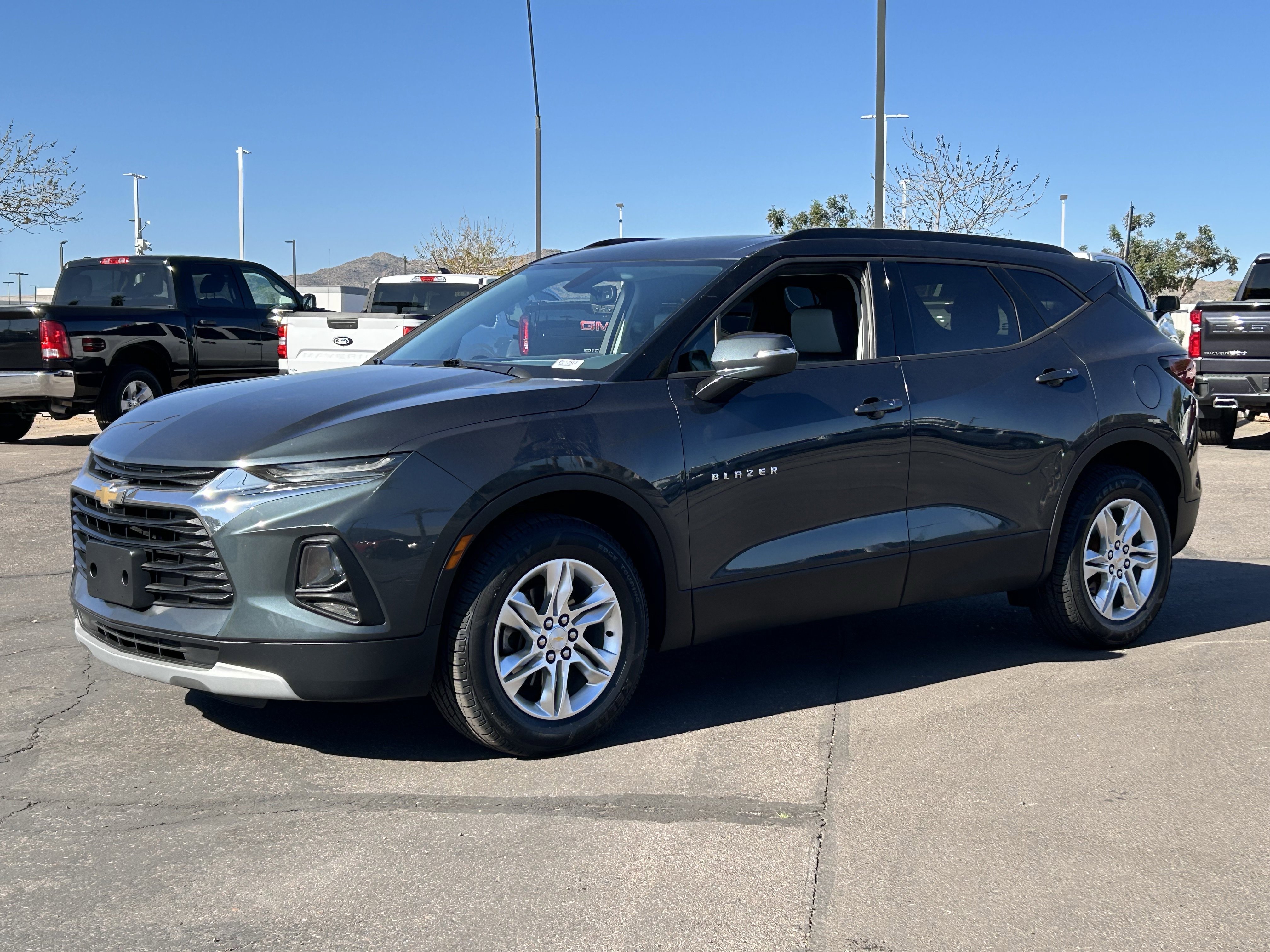 Used 2020 Chevrolet Blazer LT image 2