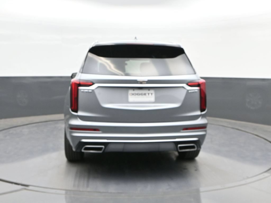 Used 2025 Cadillac XT6 Luxury FWD image 8